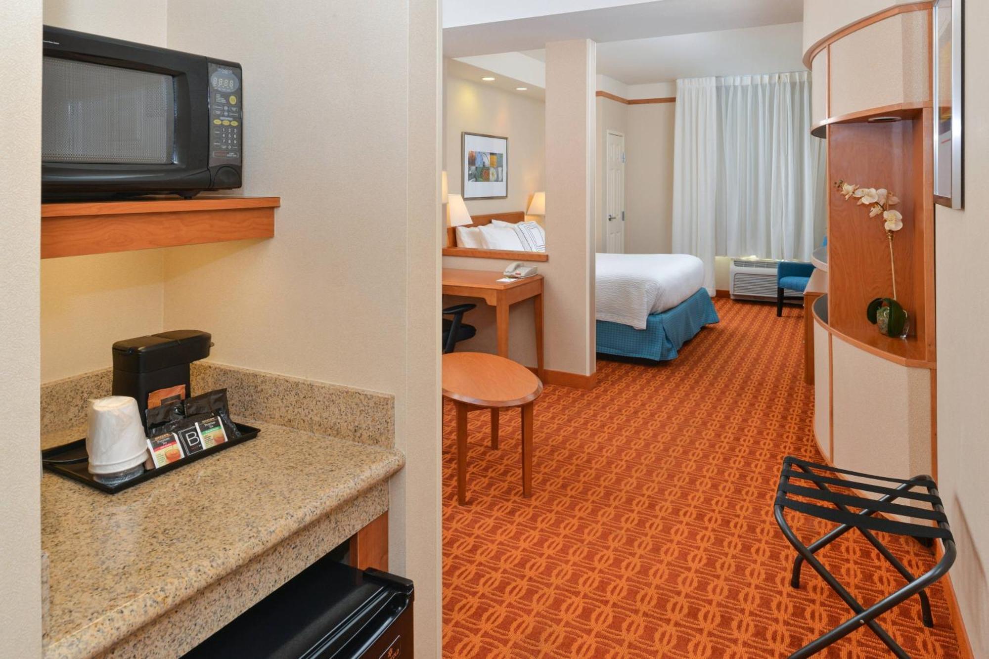 Fairfield Inn And Suites By Marriott Elk Grove Exterior photo